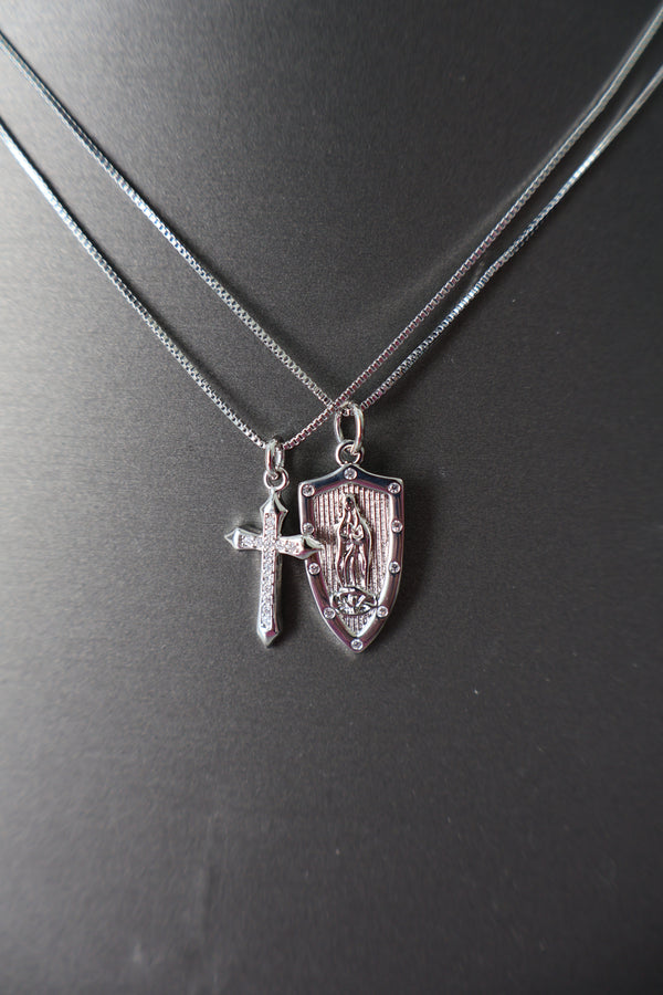Pointed pavé cross